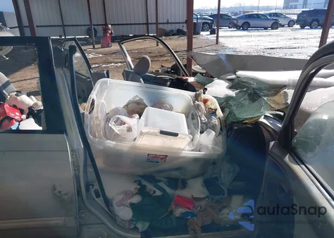 2004 Hyundai Elantra Gls/Gt from USA, damaged, VIN KMHDN46D74U737663